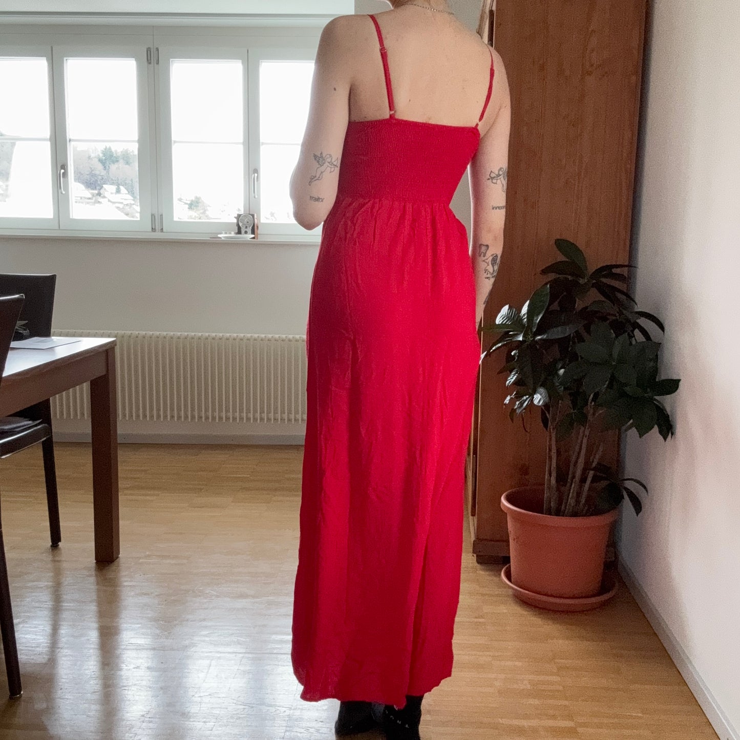 Robe rouge à motifs blancs | Berne