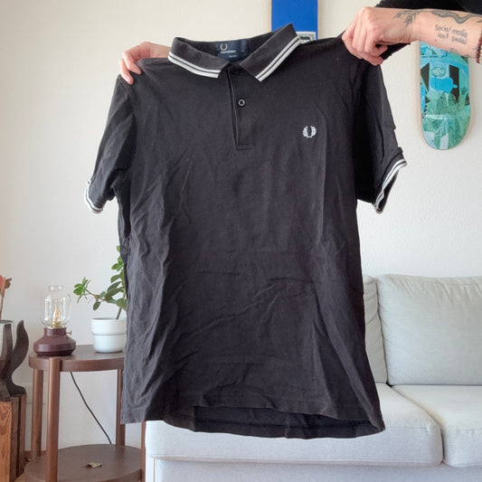 Schwarzes Poloshirt
