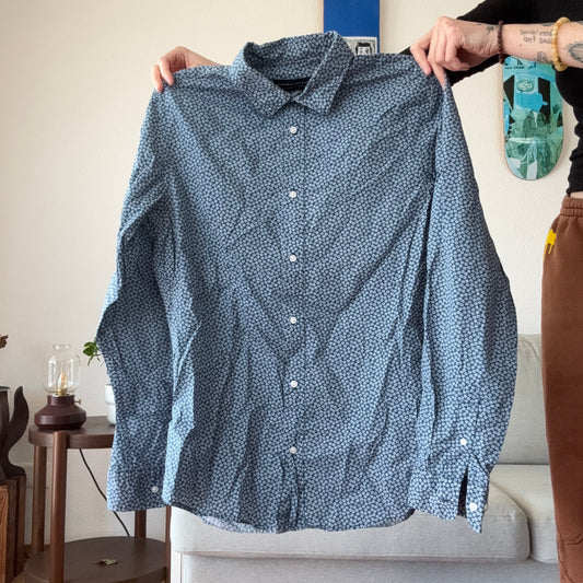 Blue Blouse with white Flower Pattern | Bern