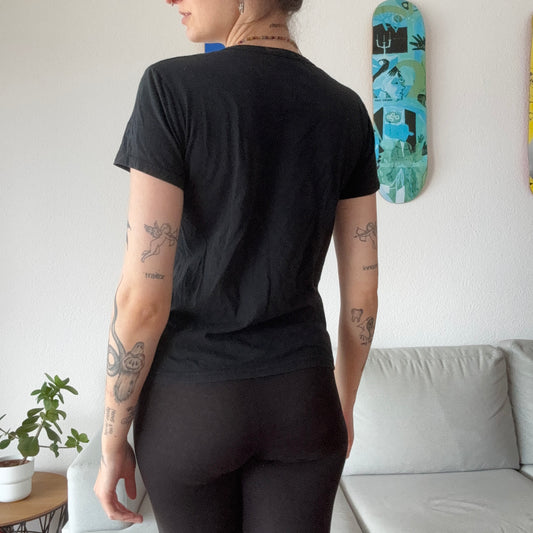 Schwarzes Shirt mit Frontprint