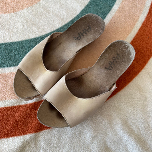 Beige Shoes | Bern
