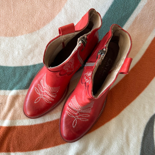 Rote Cowboystiefel / Schuhe