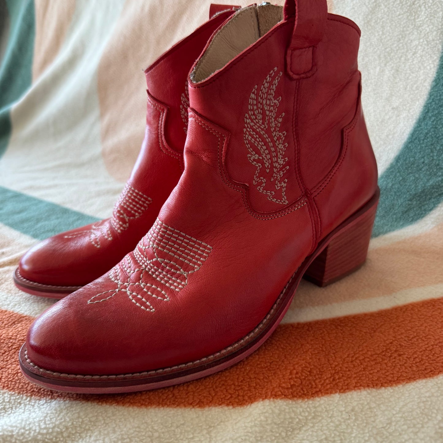 Bottes / chaussures de cowboy rouges