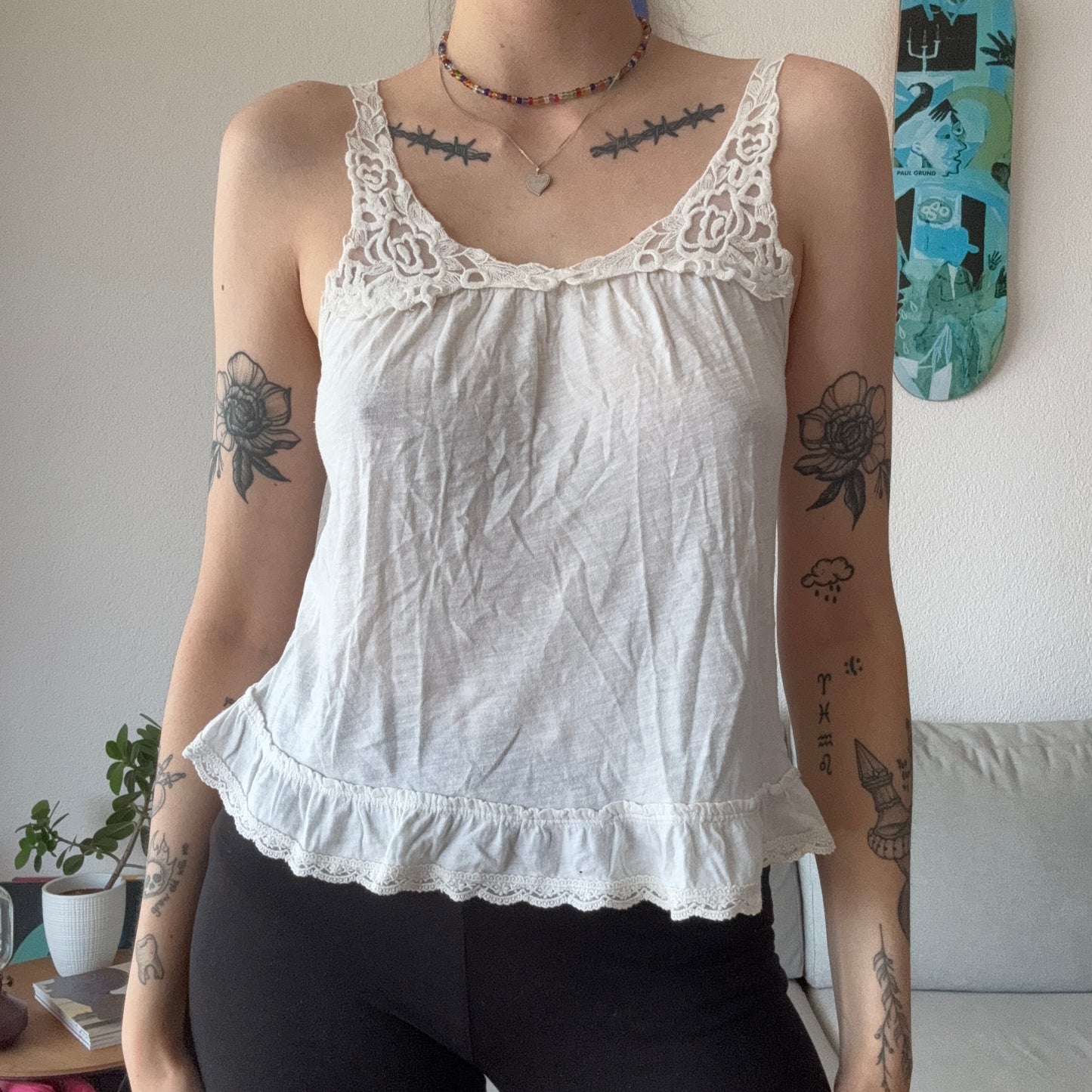 Top blanc avec de jolis détails au crochet