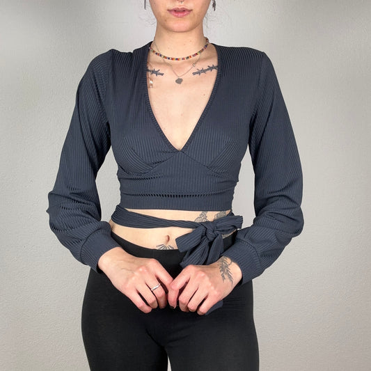 Black cropped Longsleeve