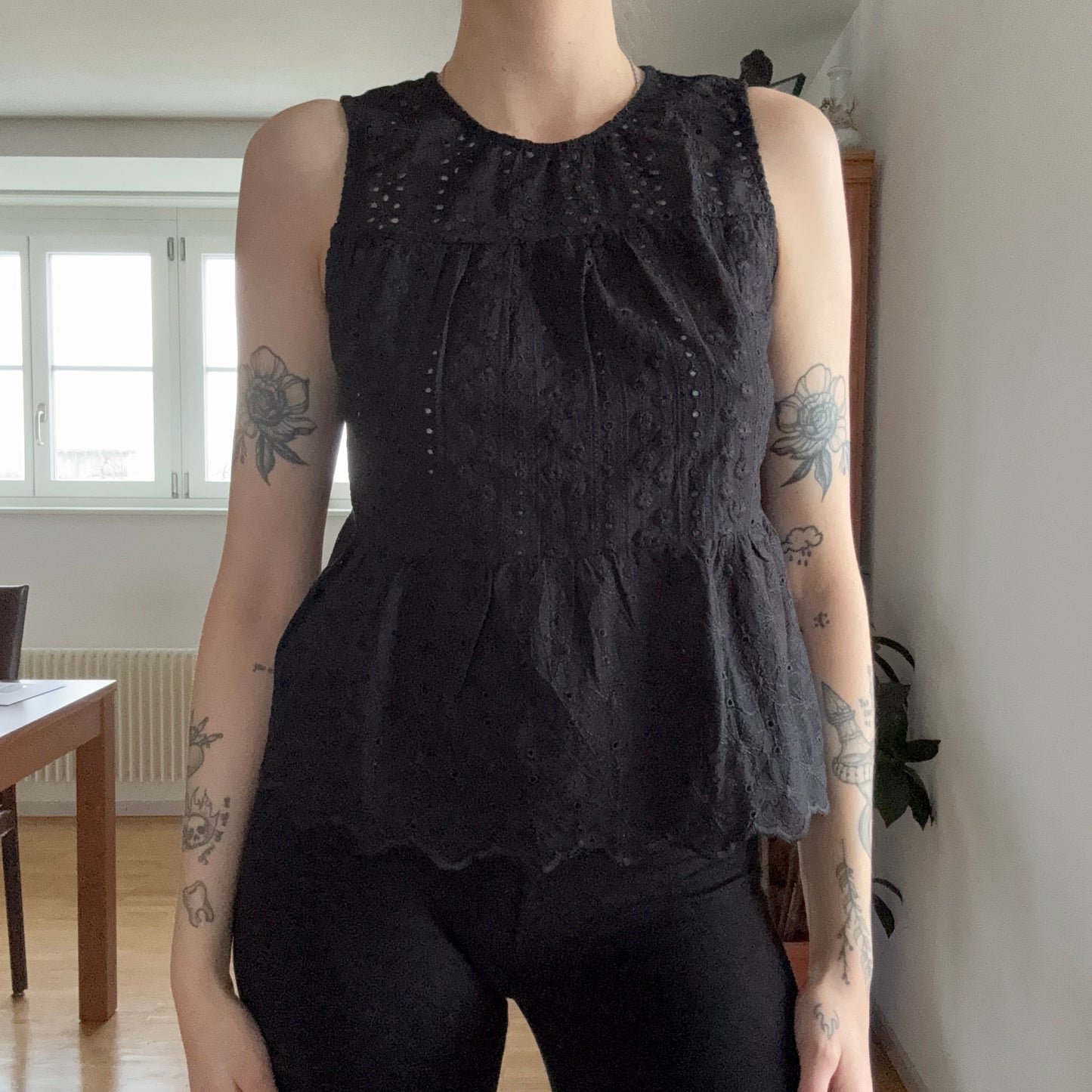 Schwarzes Top | Bern