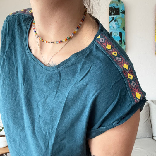 Blaues Shirt