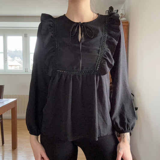 Black Blouse | Bern