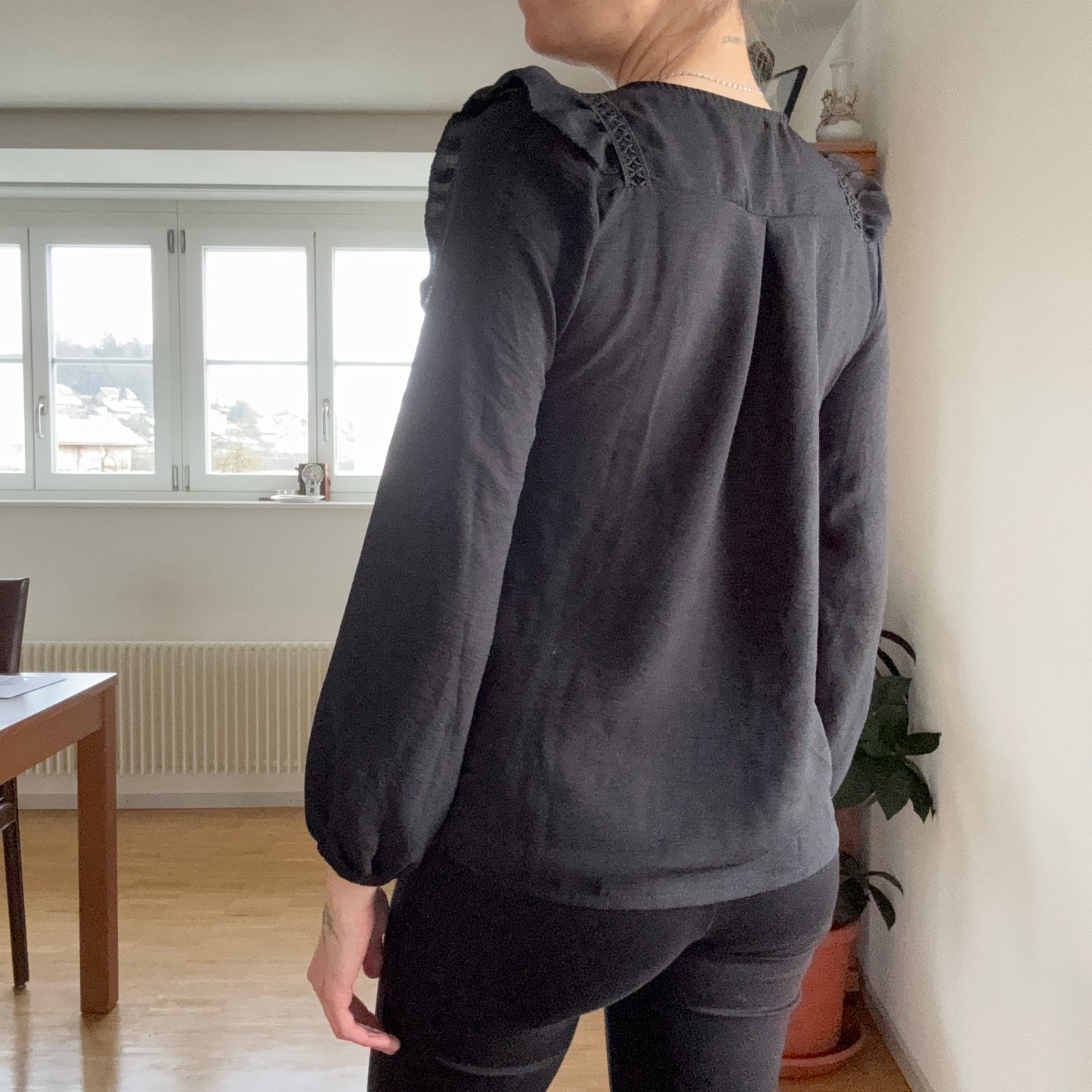 Black Blouse | Bern
