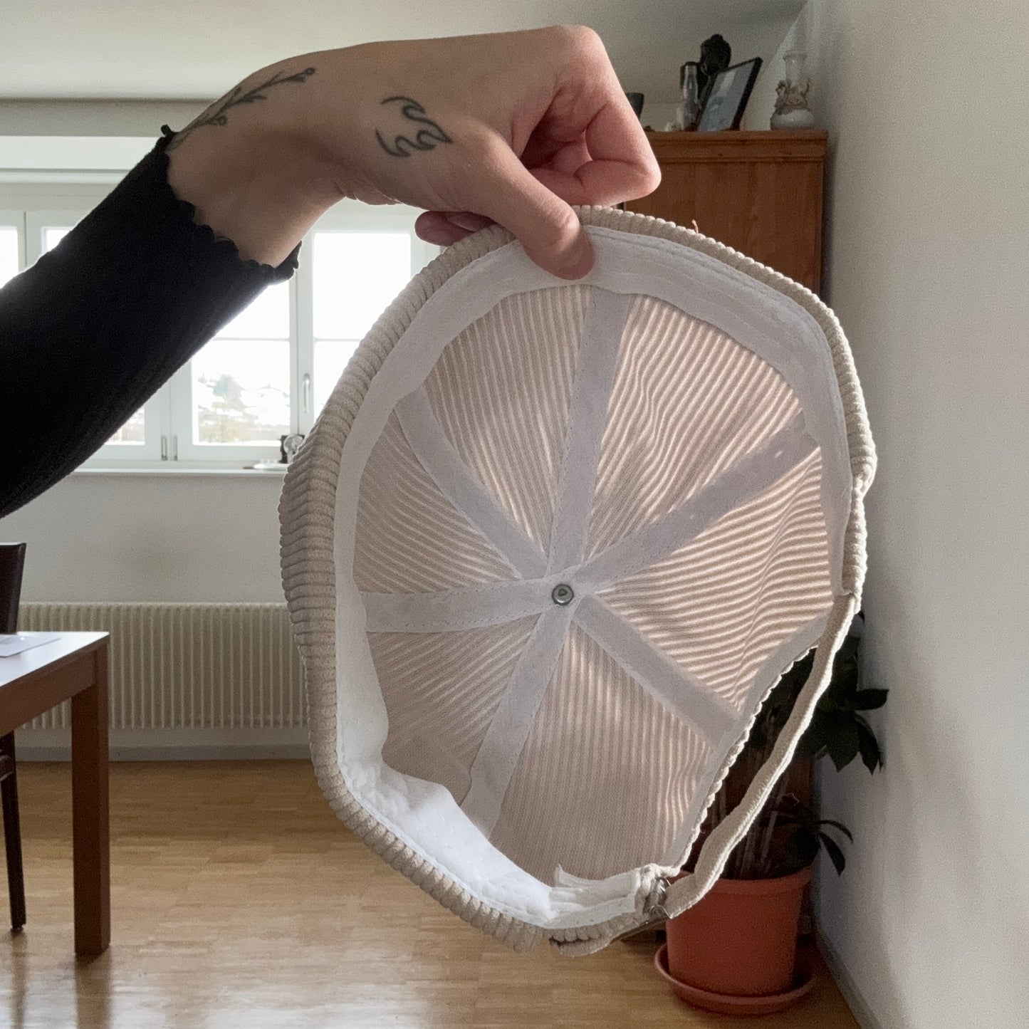 Beigefarbener Hut | Bern