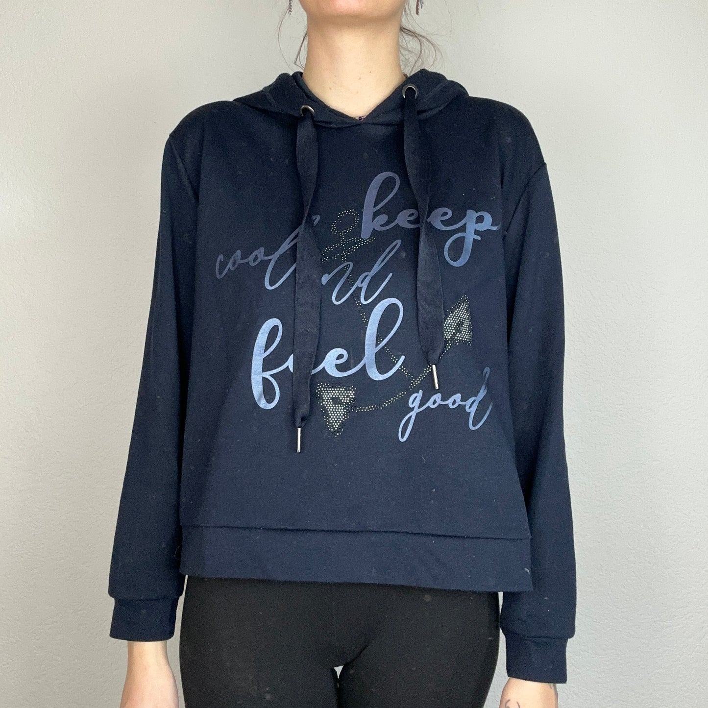 Sweat à capuche bleu | Rangement