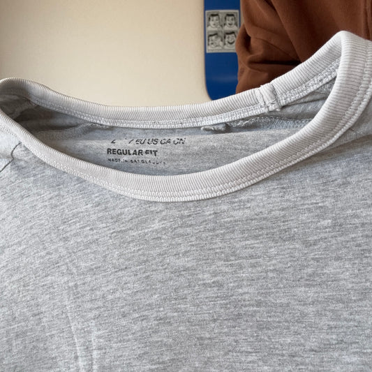 Gray Shirt with white details | Bern