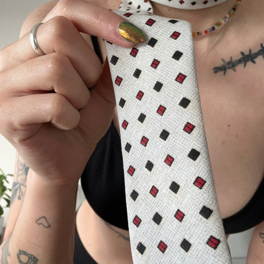 Vintage White Tie with Red and Black Pattern | Bern