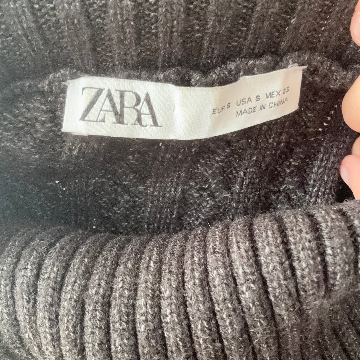 Black Knit Turtleneck Longsleeve | Bern