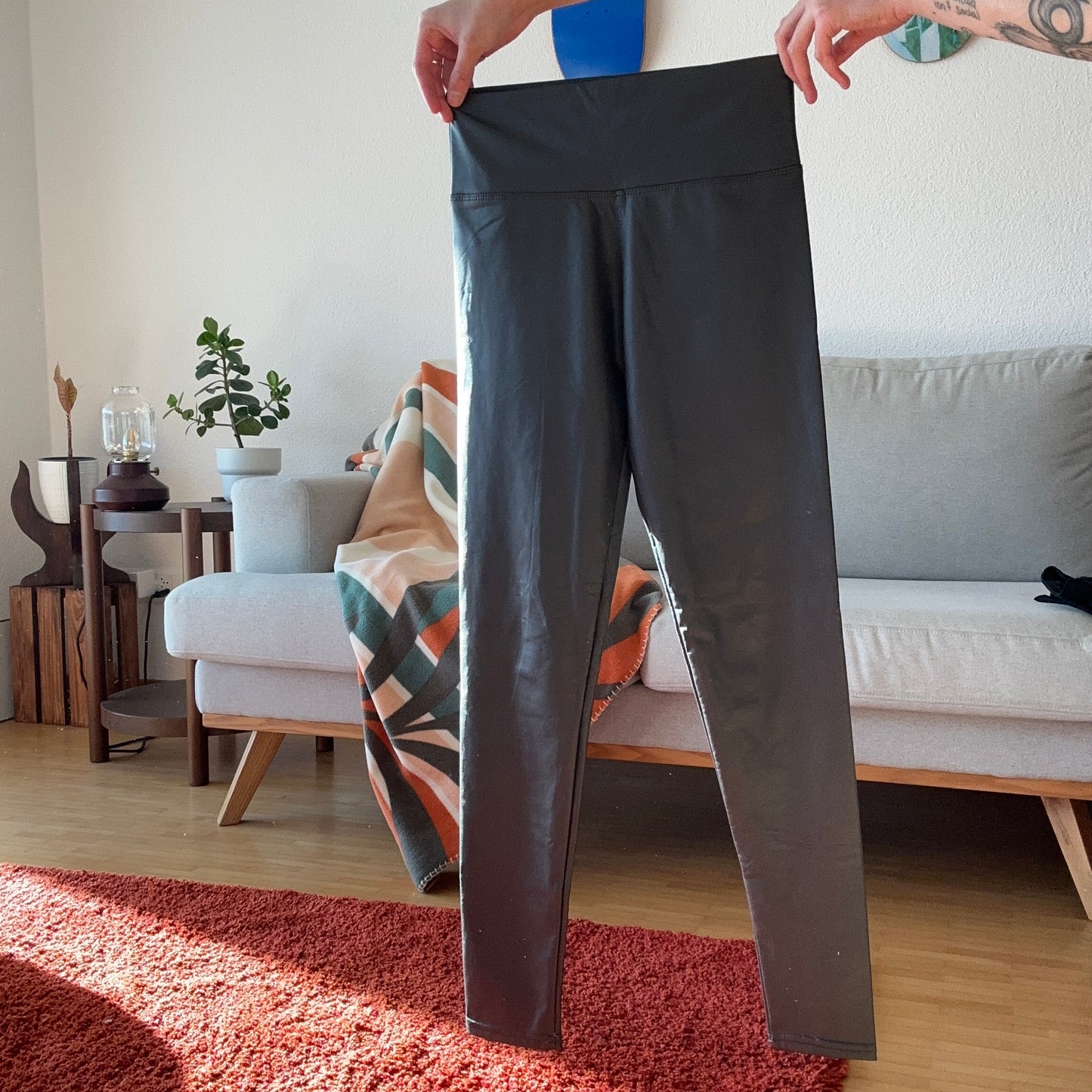 Pantalon en similicuir gris | Bern