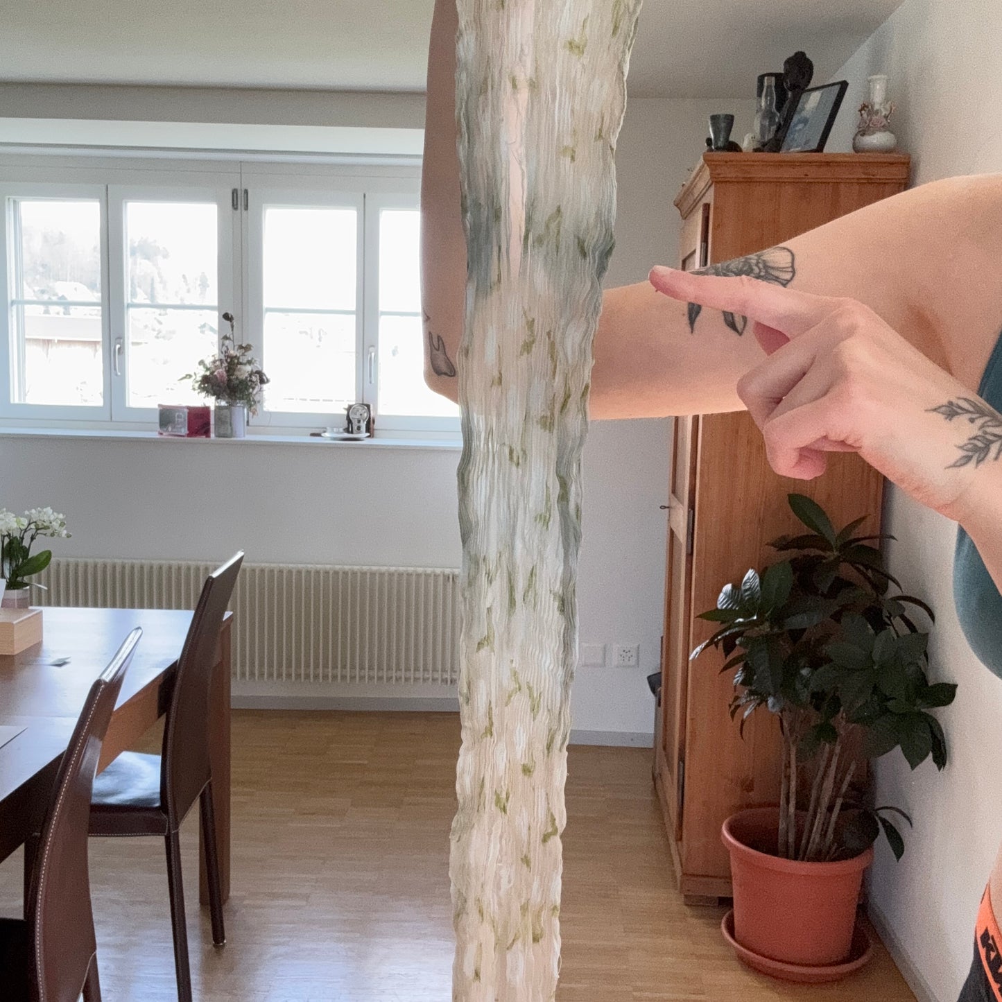 Vintage Beige Scarf / Foulard | Bern