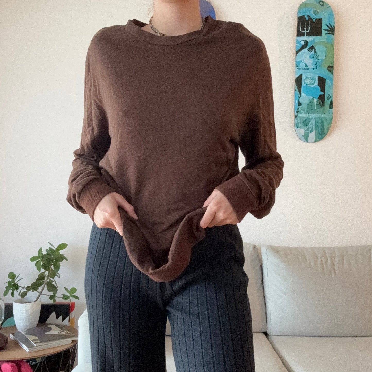 Brauner Pullover