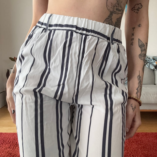 White Pants with black Stripes | Bern
