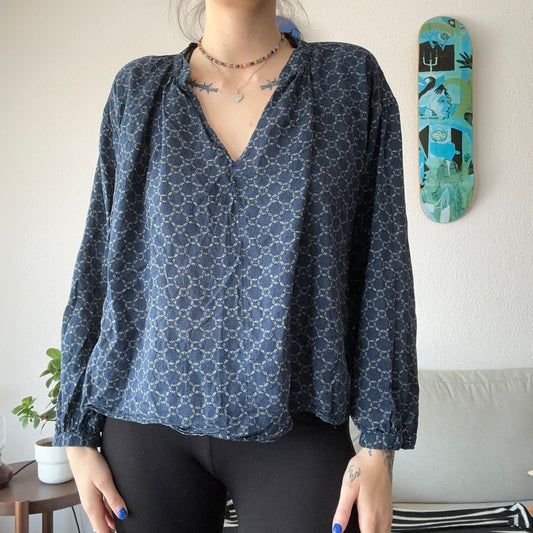 Blaue Bluse mit weißem Muster | Bern