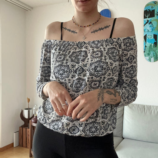 T-shirt à manches longues blanc, beige et bleu à épaules dénudées | Bern