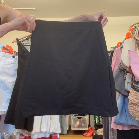 Black Skirt | Bern