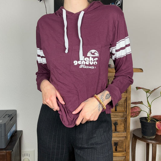 T-shirt à manches longues rouge avec capuche | Rangement