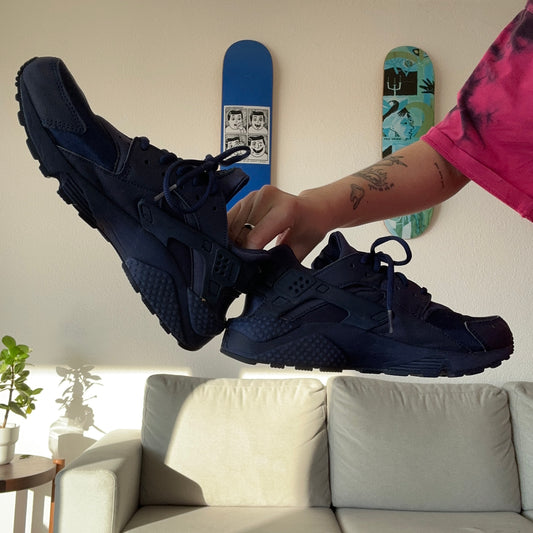 Blaue Nike Schuhe
