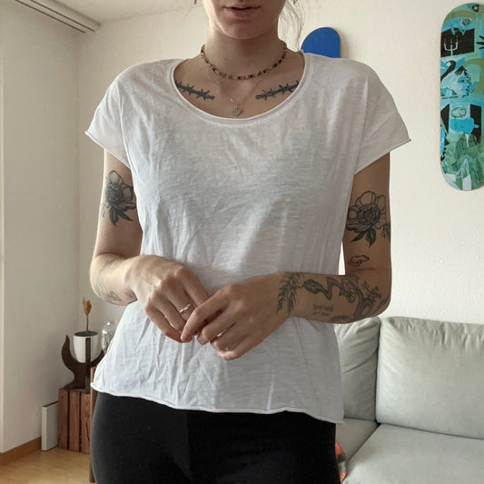 Weißes Basic-Shirt