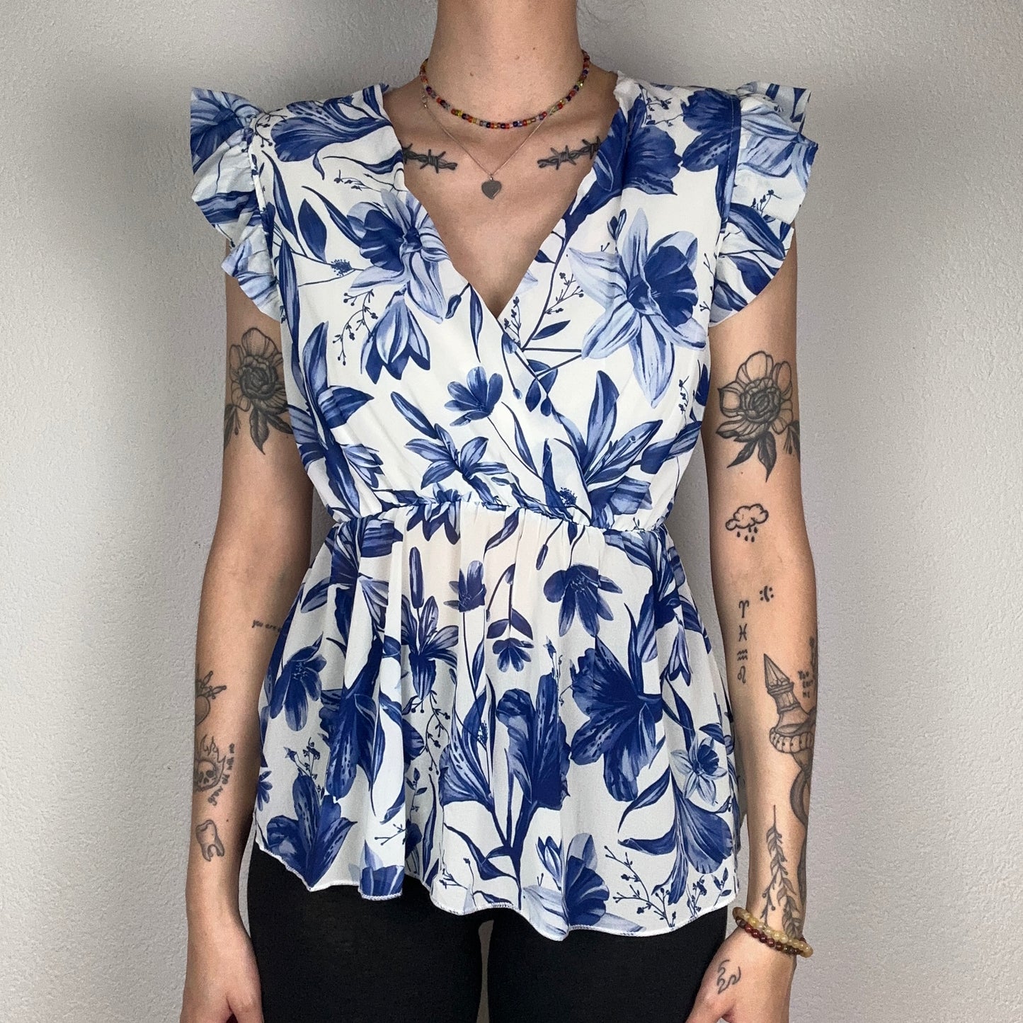 White Shirt with blue flower print | Bern