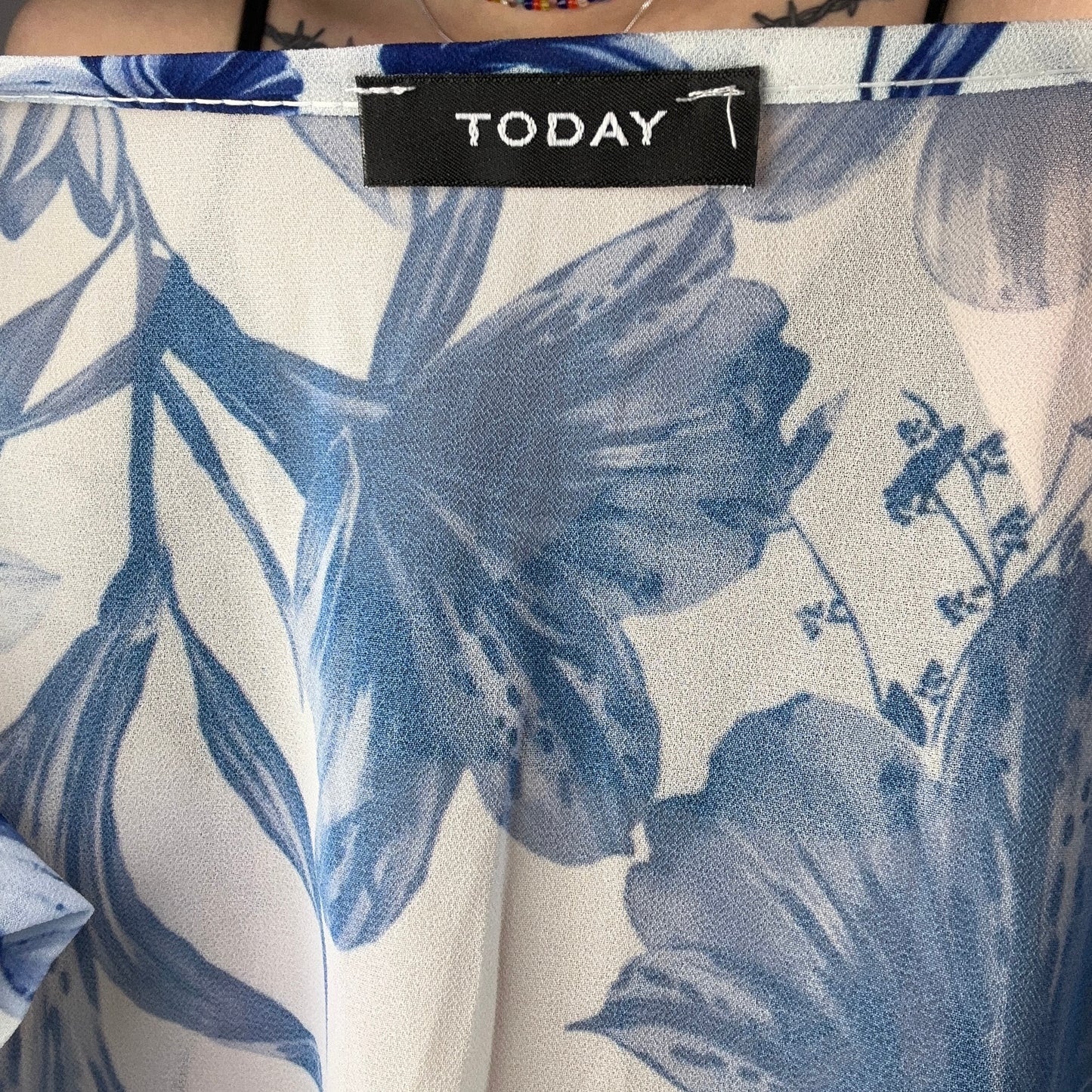 White Shirt with blue flower print | Bern