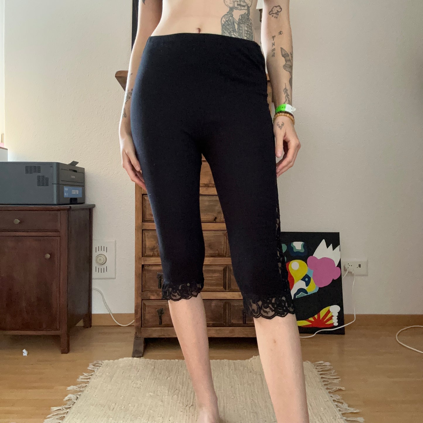 Y2K Black Capri Leggings | Bern