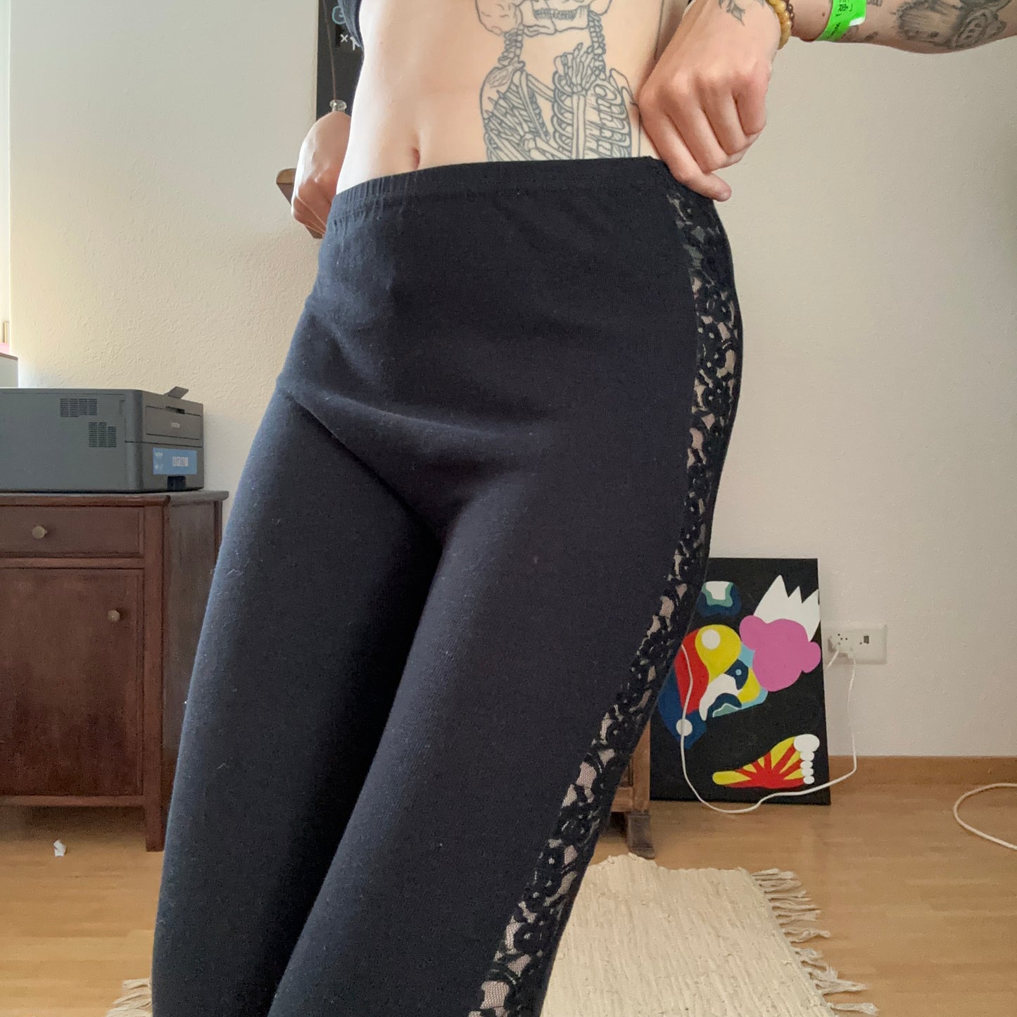 Y2K Black Capri Leggings | Bern