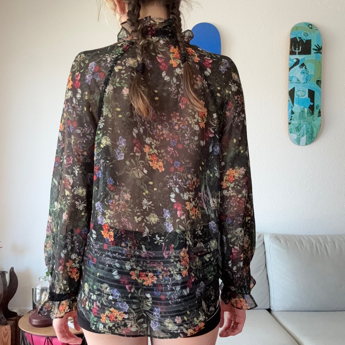 Schwarze Bluse mit Blumenmuster | Bern