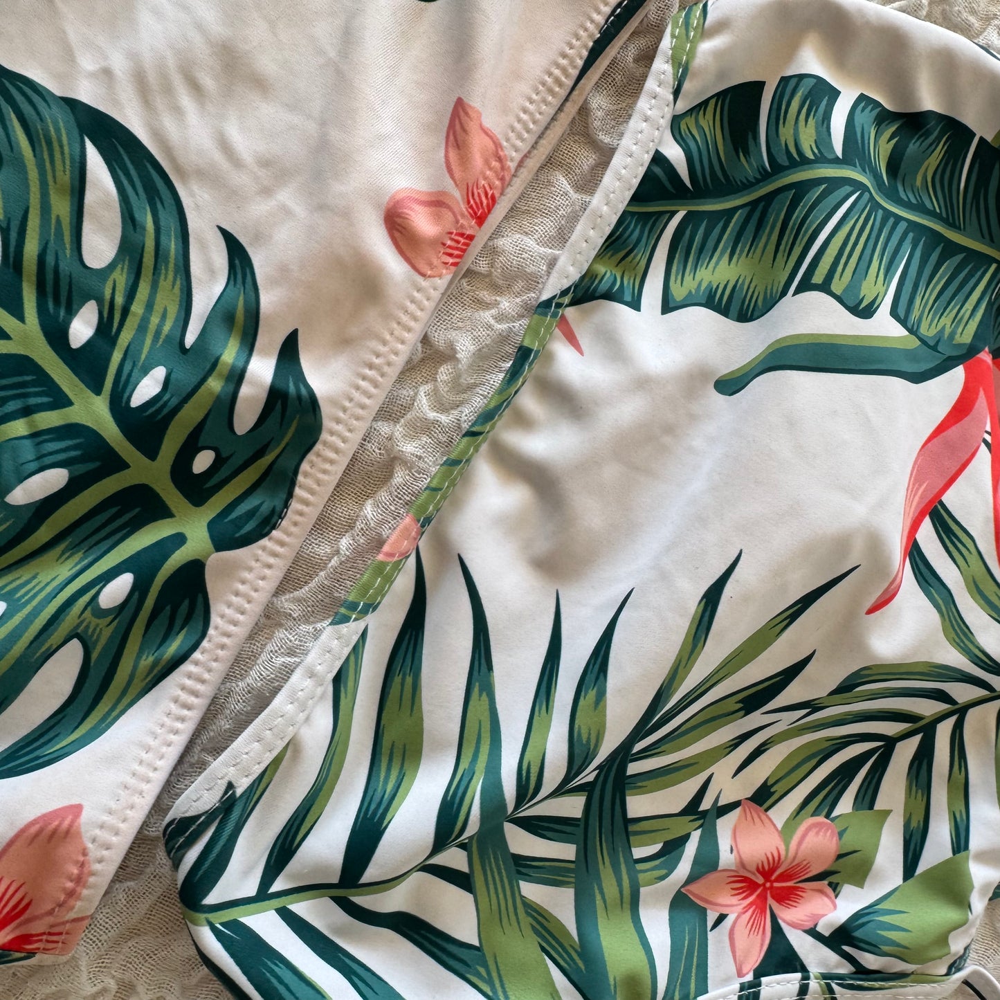 Haut de bikini blanc à motifs verts | Bern