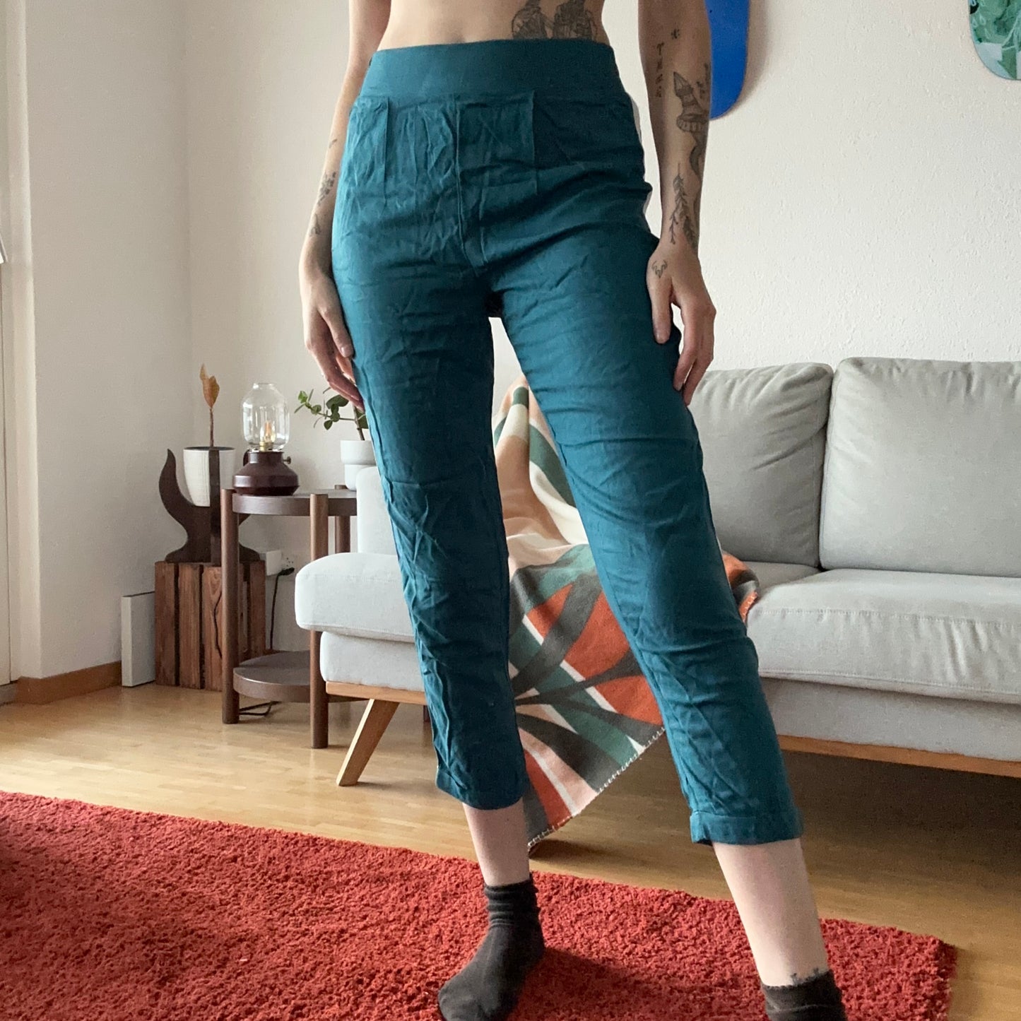 Pantalon bleu avec bande blanche sur les côtés | Bern