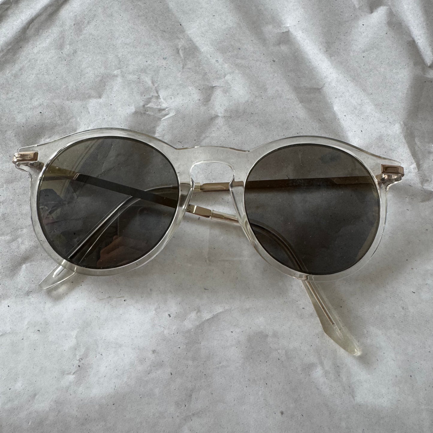 Transparente / silberne Gläser