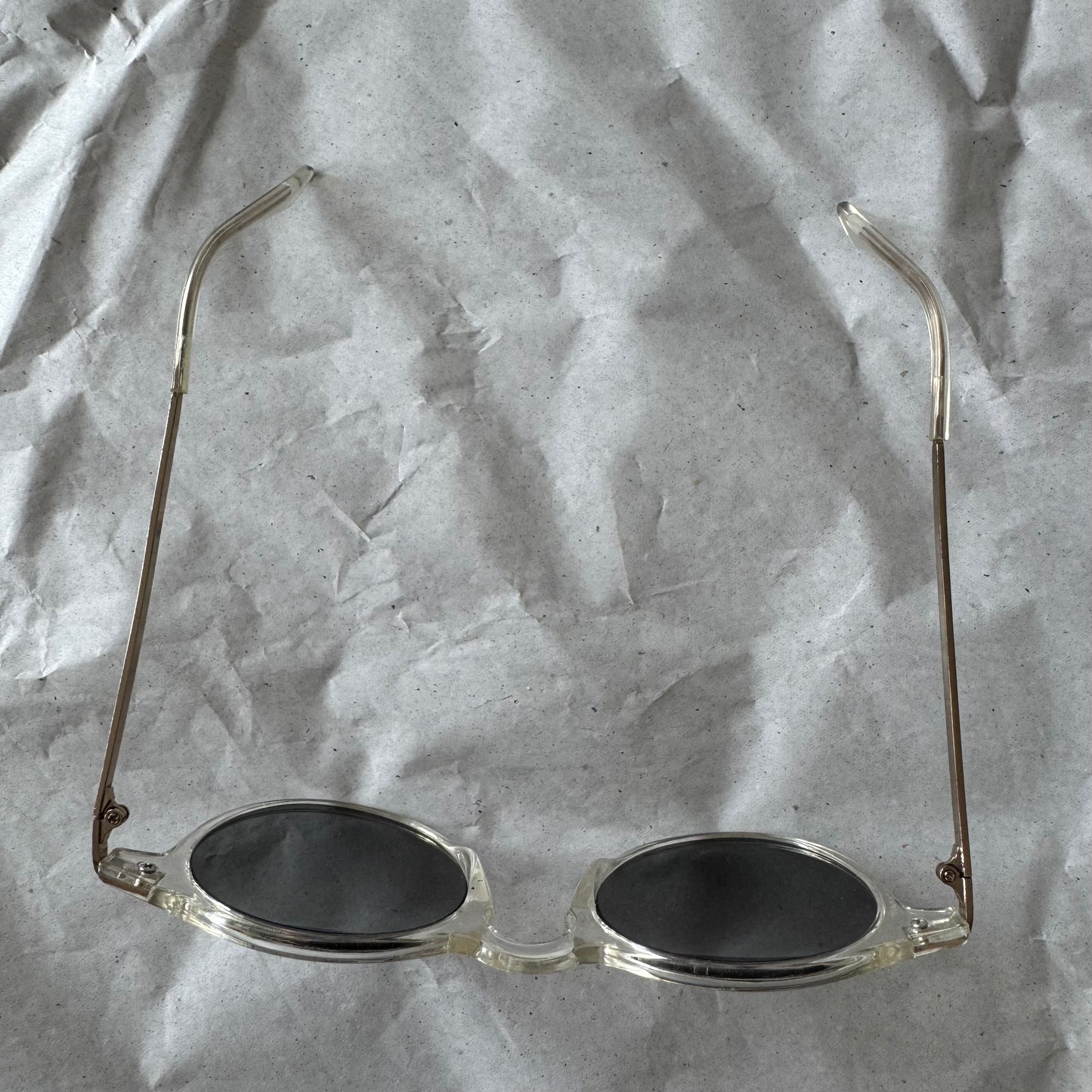 Transparente / silberne Gläser