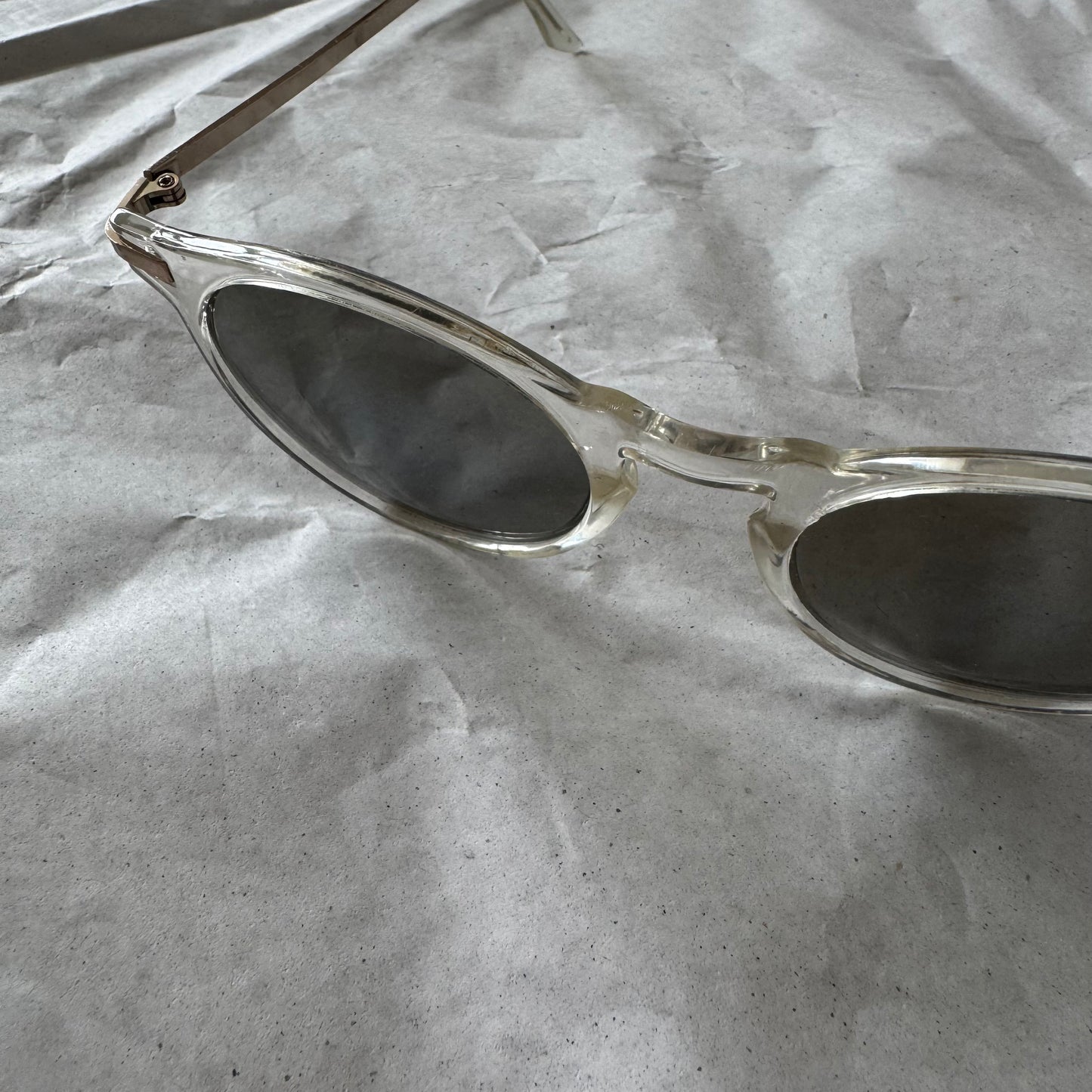 Transparente / silberne Gläser