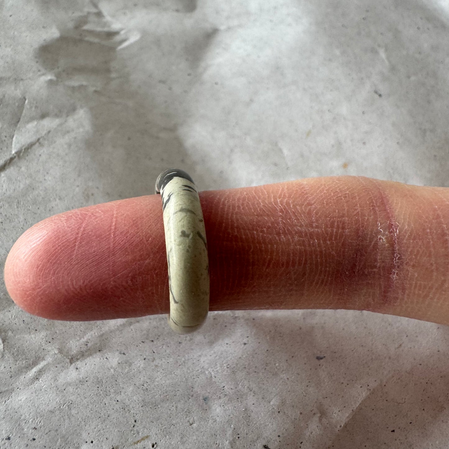 White Ring with black pattern | Bern