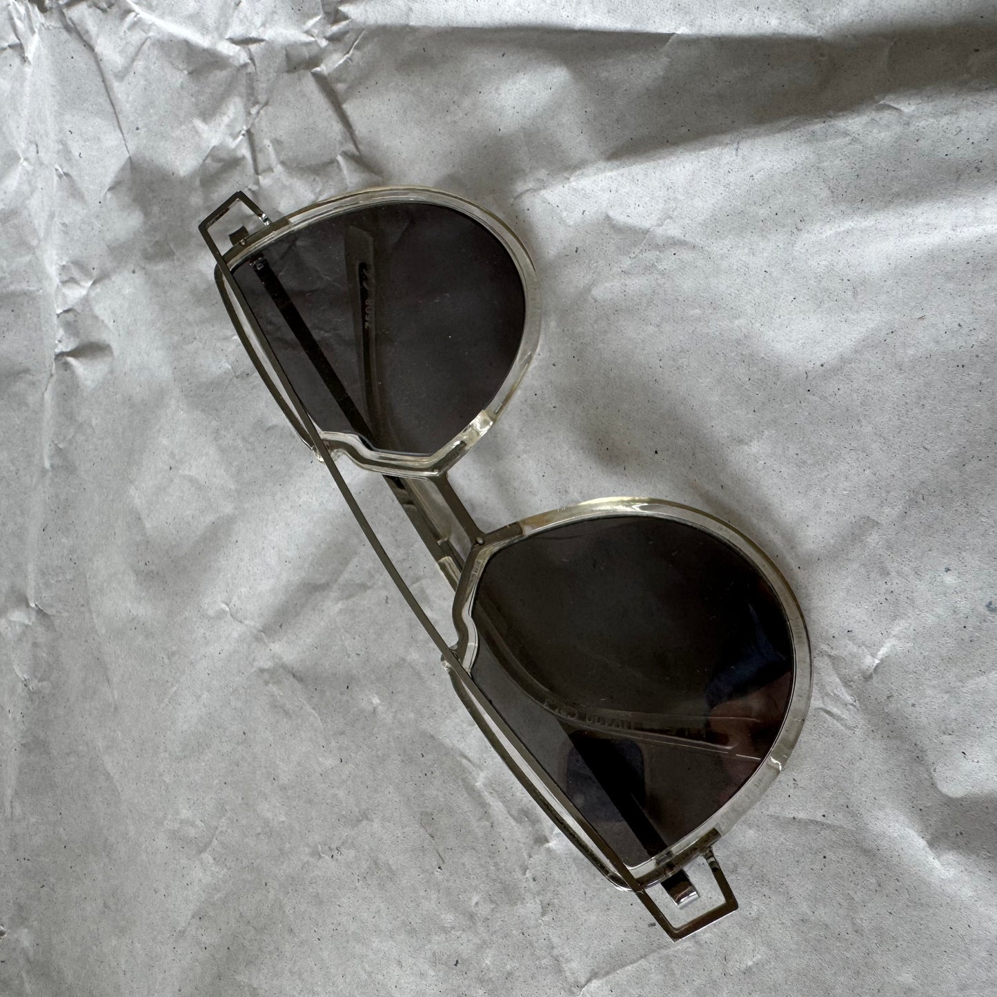 Silberne Sonnenbrille