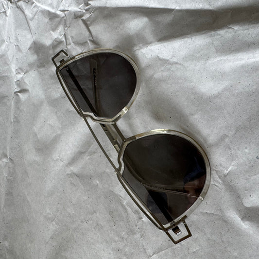 Silberne Sonnenbrille