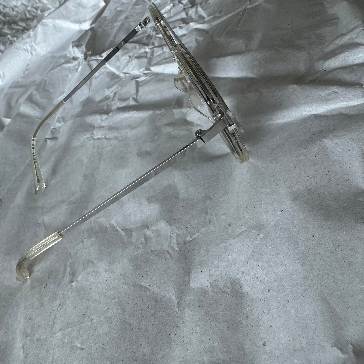 Silberne Sonnenbrille