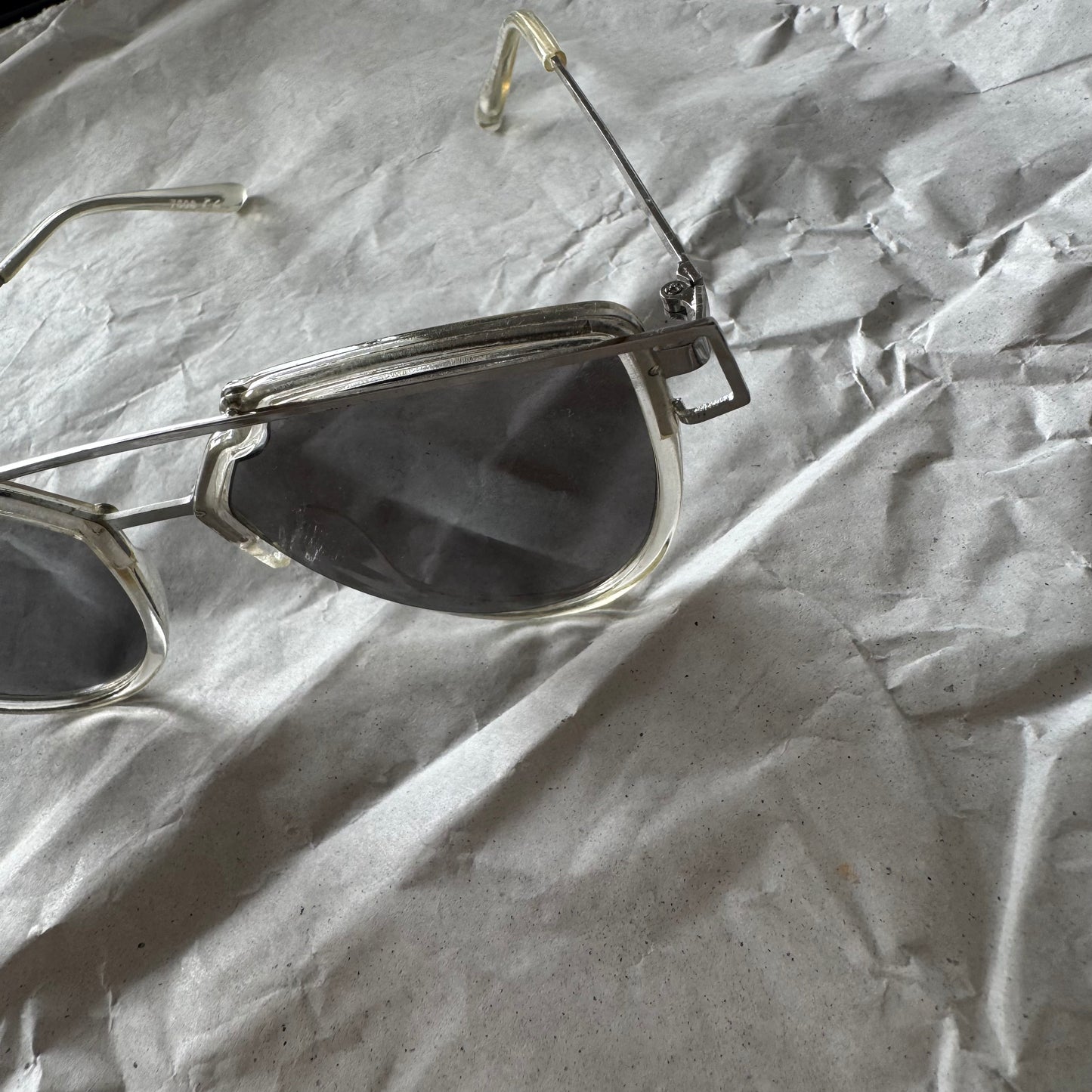 Silberne Sonnenbrille