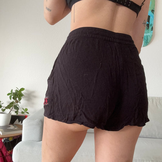 Schwarze Shorts mit roten Details | Bern