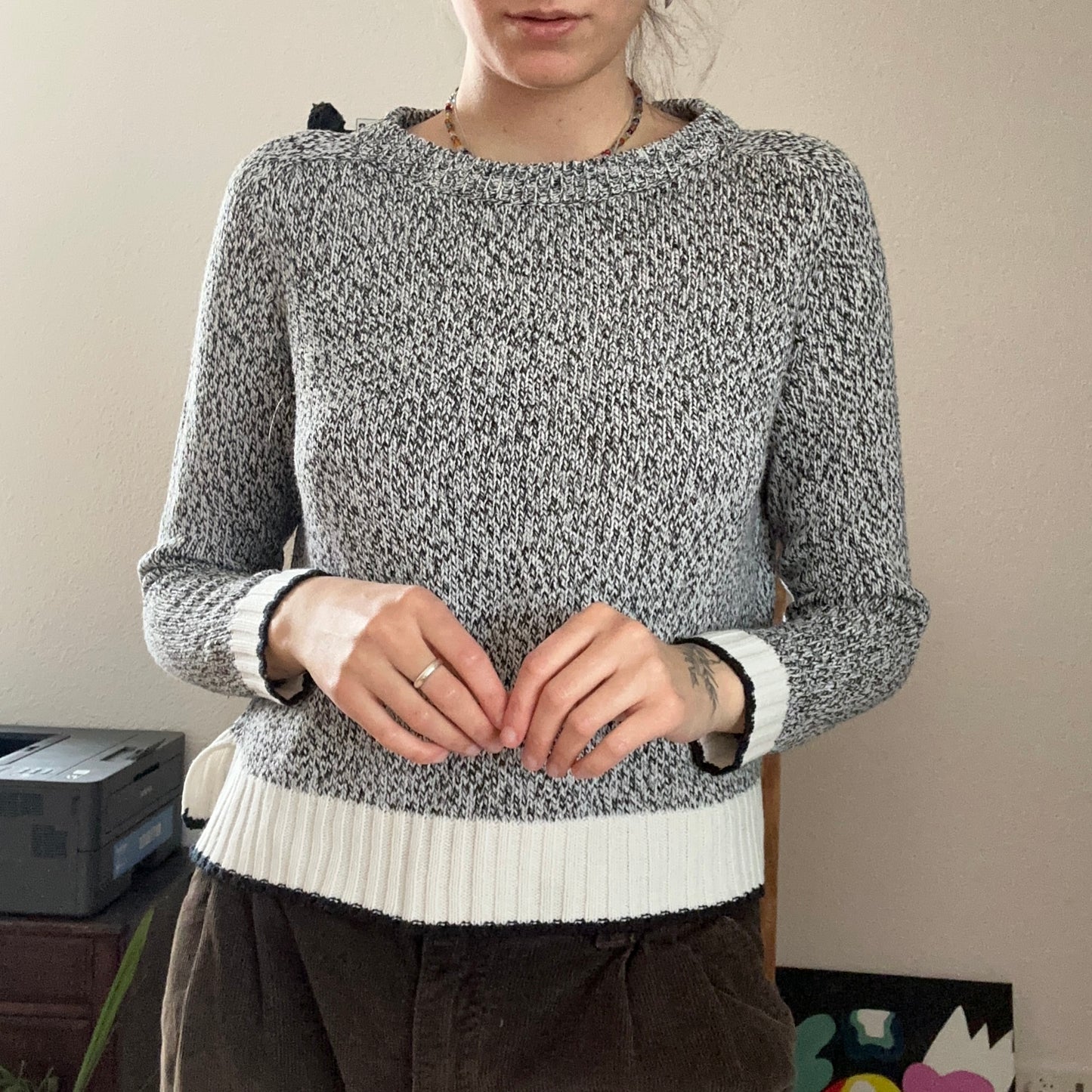 Grauer kurzer Strickpullover | Bern