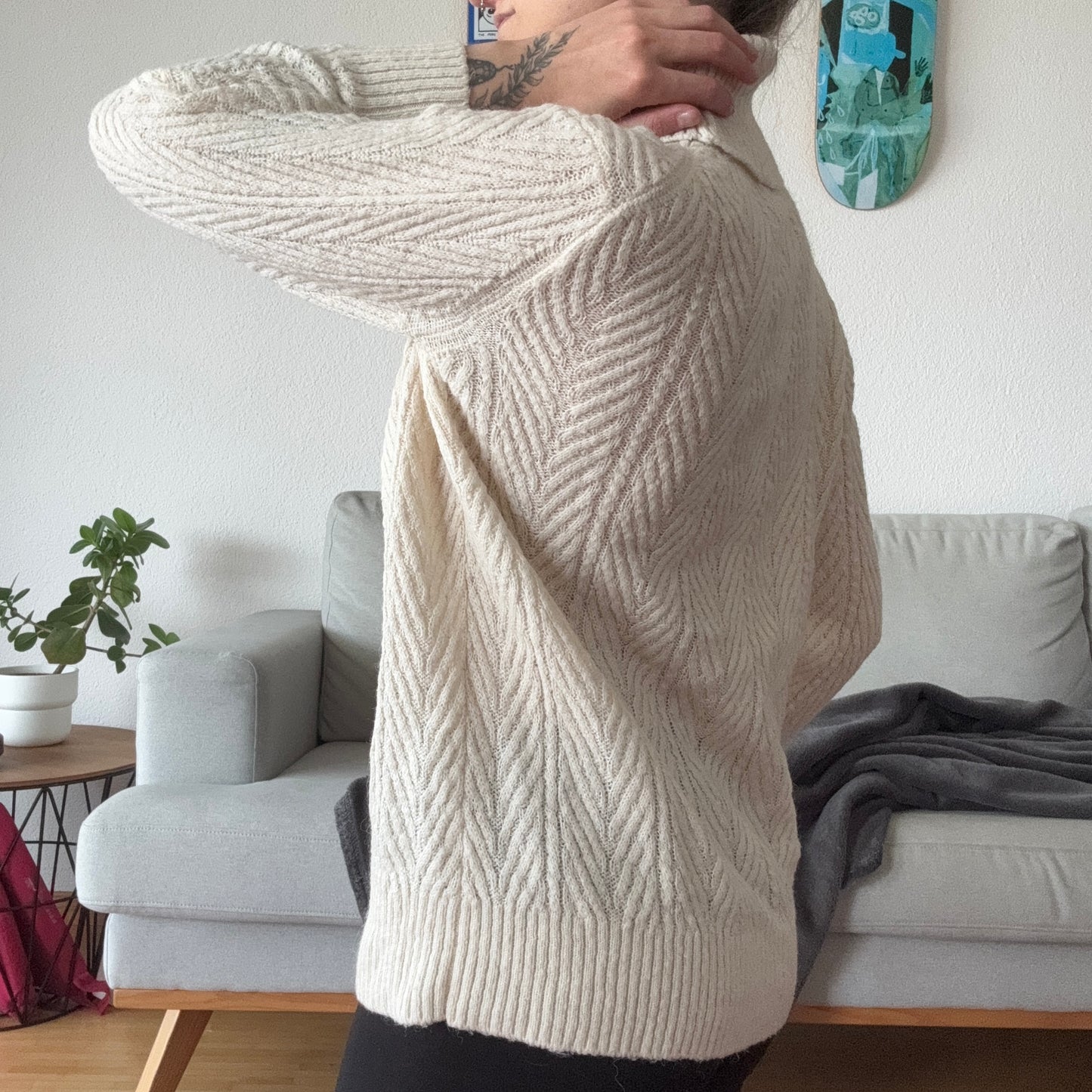 Beigefarbener Rollkragenpullover