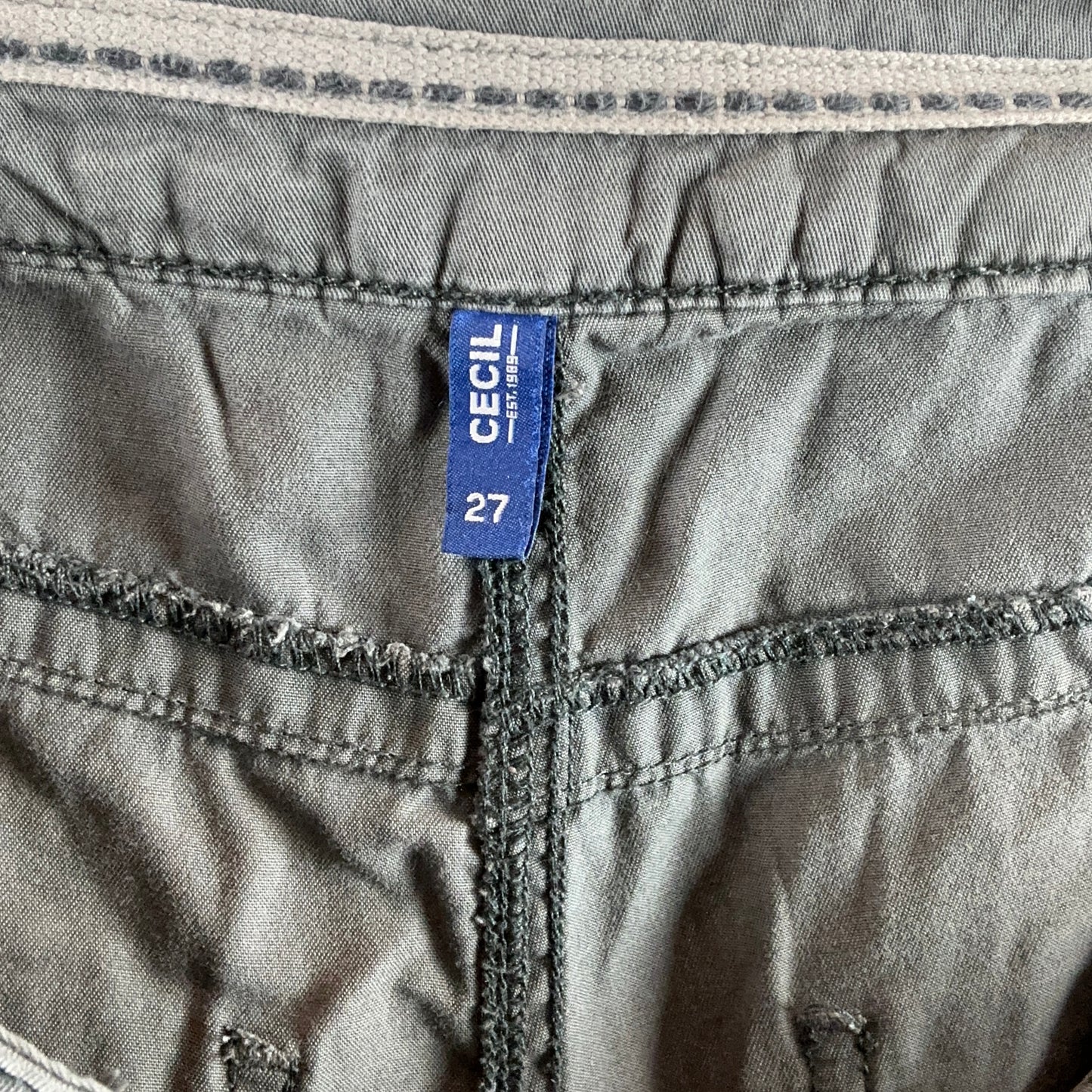 Y2K Gray Capri Cargo Pants