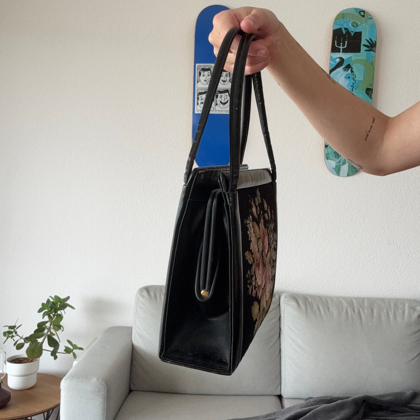 Black Bag / Purse with Flower Stitching | Bern
