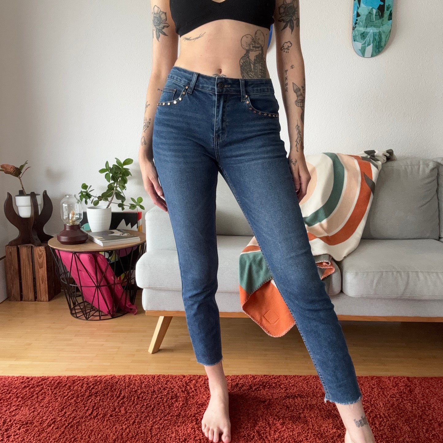 Jean bleu avec de jolies perles aux poches