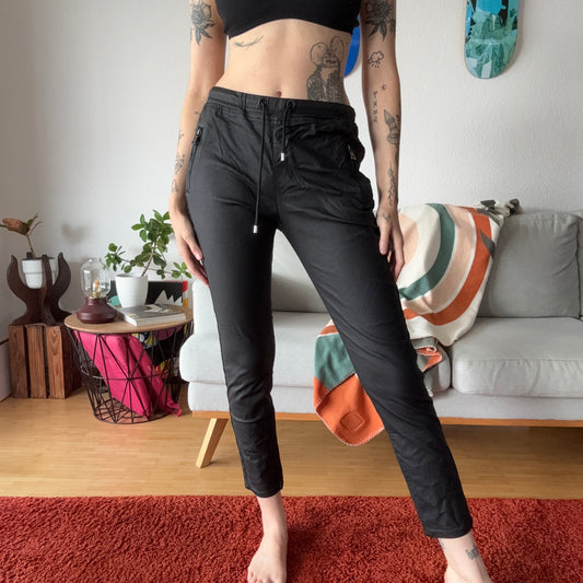 Black Pants | Bern